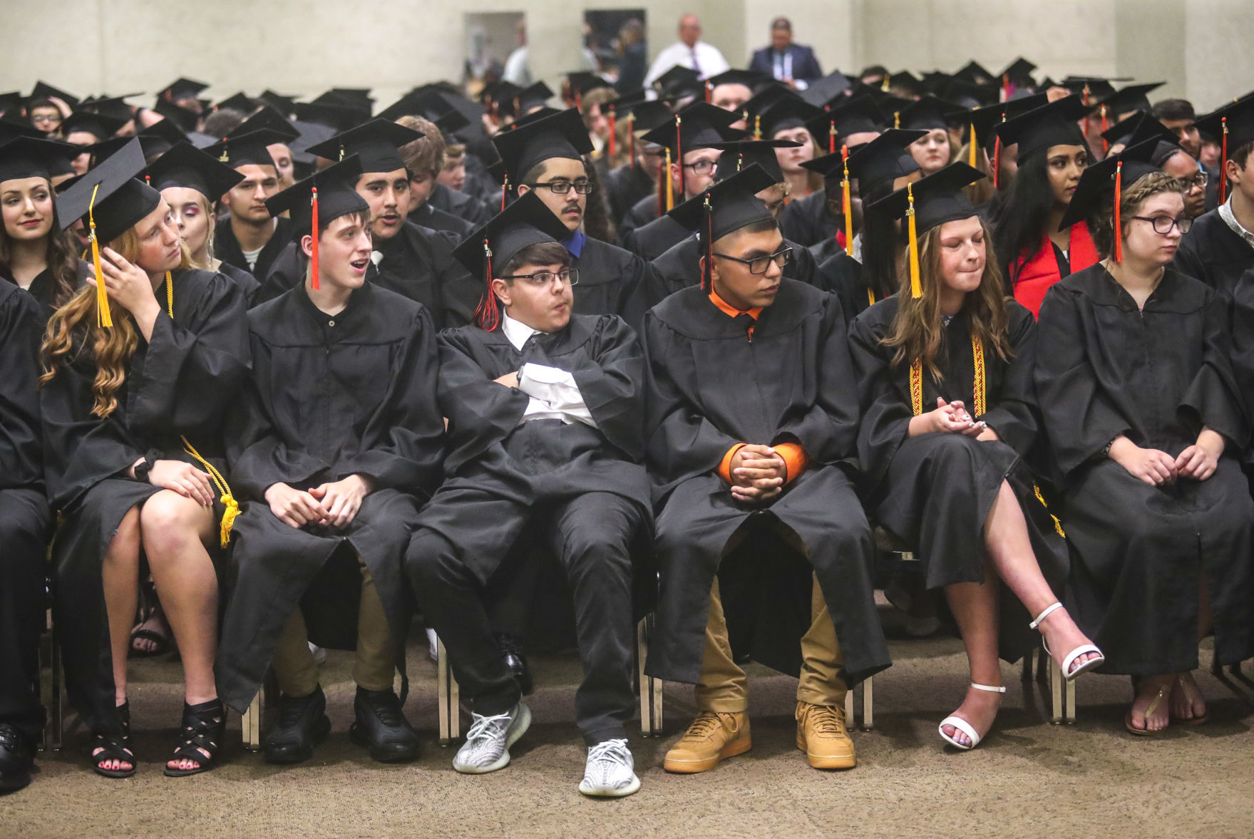 060219-mda-nws-uthsgrad-032